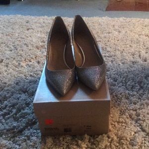 Michael Kors Glitter Flex Kitten Pump